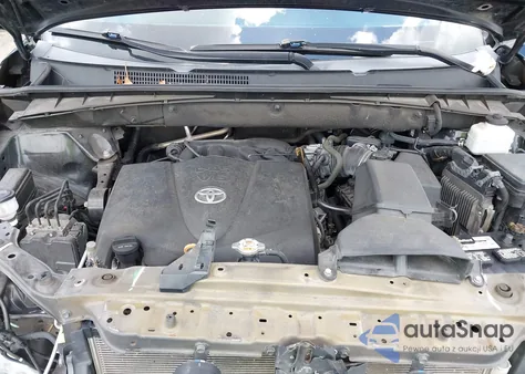 2019 Toyota Highlander Le z USA, uszkodzony, nr VIN 5TDBZRFH9KS946629